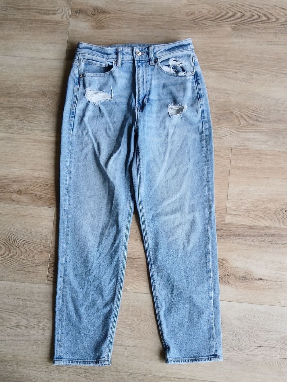 American Eagle Outfitters Mom Straight Jean 6 Light Blue High-Rise Distressed